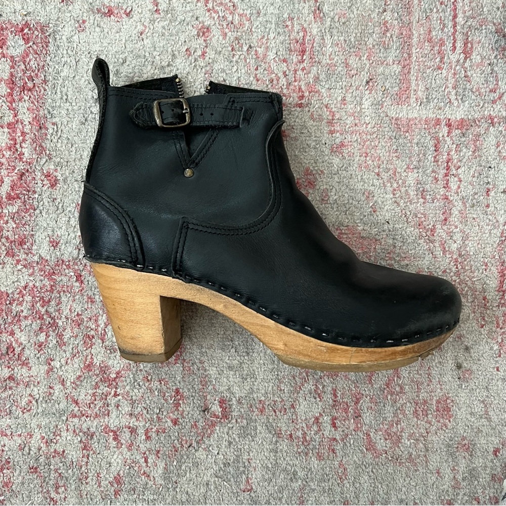 Black Leather Mules with Chunky Wooden Heel